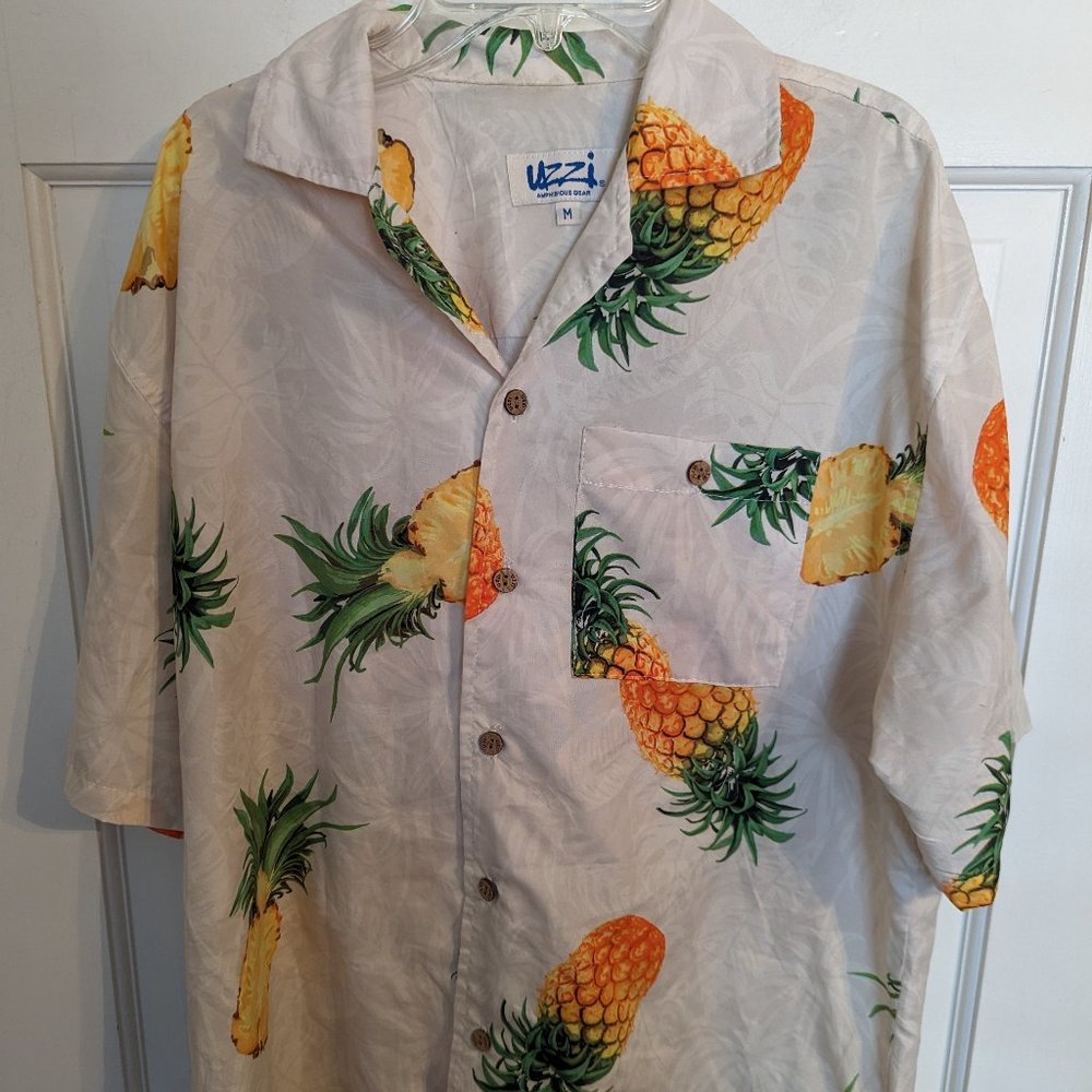 Uzzi Amphibous Gear Men's Hawaiian Tropical Pineapples Short Sleeved Shirt sz M